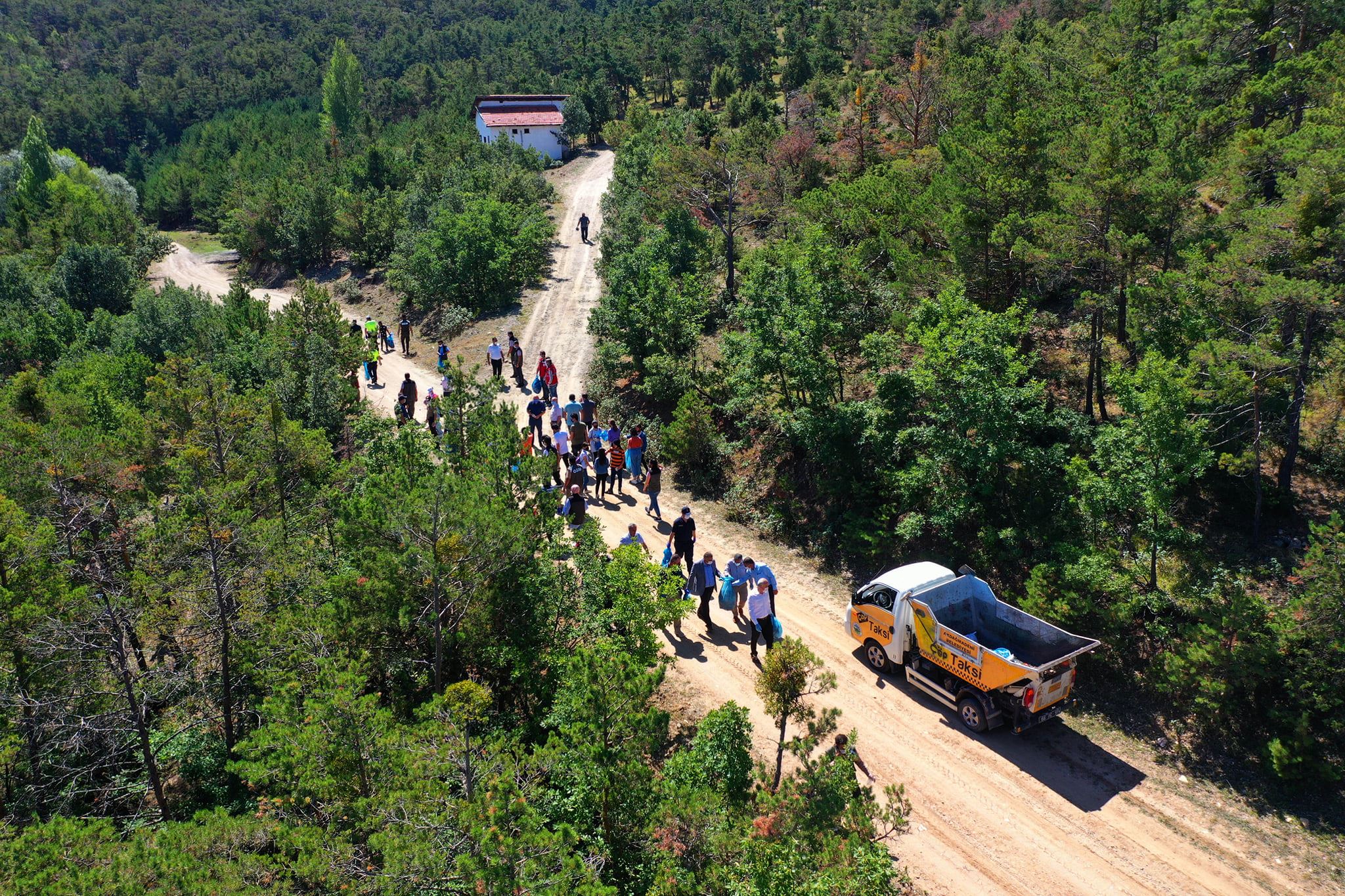 ''Kendi Ormanımızı Kendimiz Koruyalım'' sloganıyla Akdağmadeni ormanlarında temizlik etkinliği düzenlendi.
