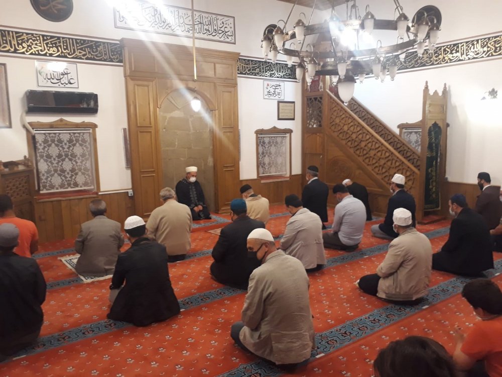 Yozgat’ın kanaat önderlerinden Şeyhzade Ahmet Şevki Efendi’nin talebesi Halil İpek