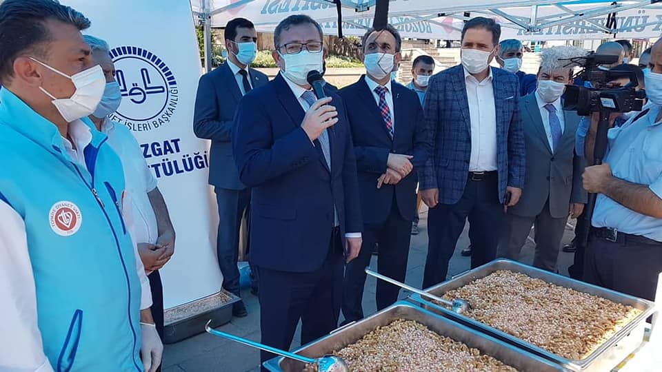Yozgat İl Müftülüğü tarafından Muharrem ayı dolayısıyla Cumhuriyet Meydanında vatandaşlara