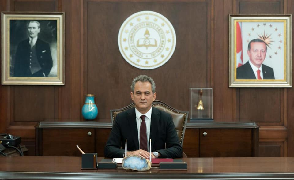 Millî Eğitim Bakanı Mahmut Özer, açık öğretim ortaokulu ve lisesi