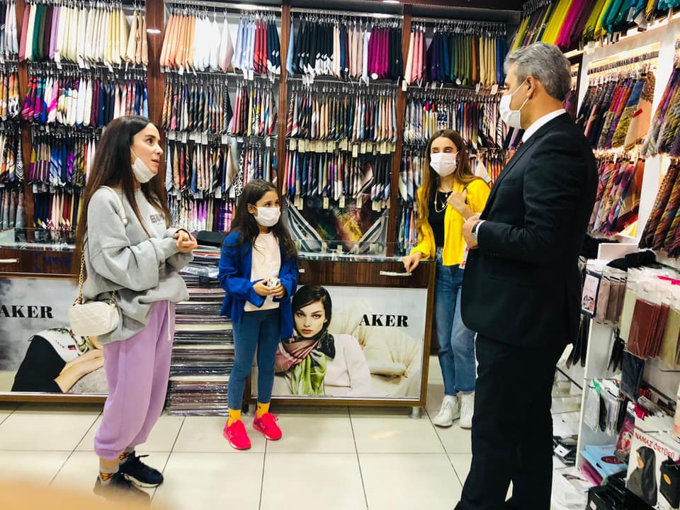 Yozgat Belediye Başkanı Celal Köse, esnaf ziyaretlerinde bulunarak vatandaşın sorun