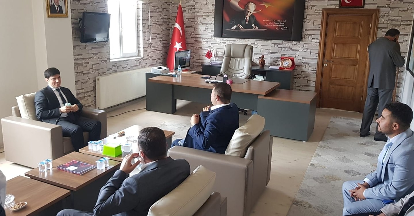 Milliyetçi Hareket Partisi (MHP) Yozgat Milletvekili İ Ethem Sedef, beraberinde