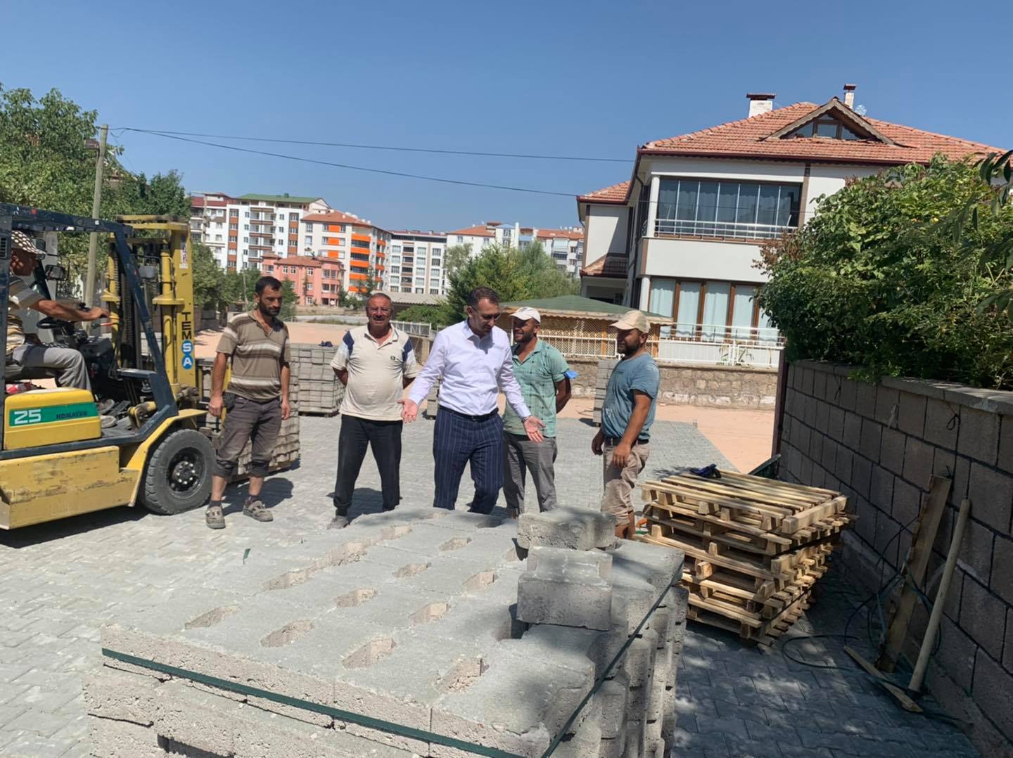 Sarıkaya Belediye Başkanı Avukat Ömer Açıkel, belediye olarak gece gündüz