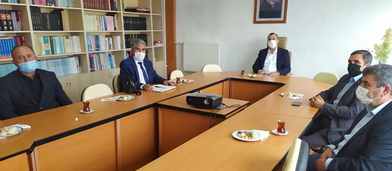 Akdağmadeni Kaymakamı İrem Baha Yağan, sivil toplum kuruluşları ile bir