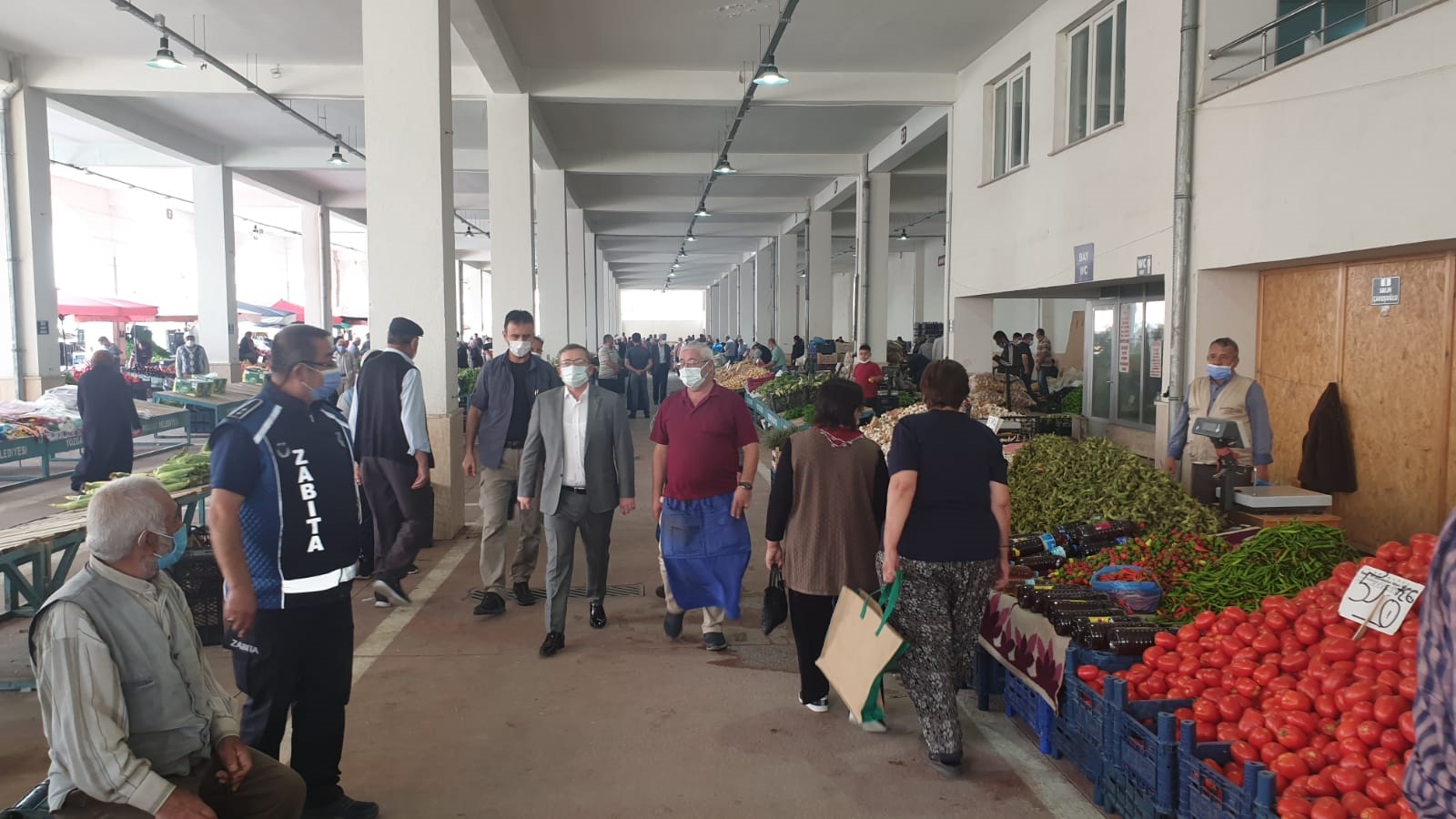 Yozgat Valisi Ziya Polat, her hafta Çarşamba günü kurulan semt