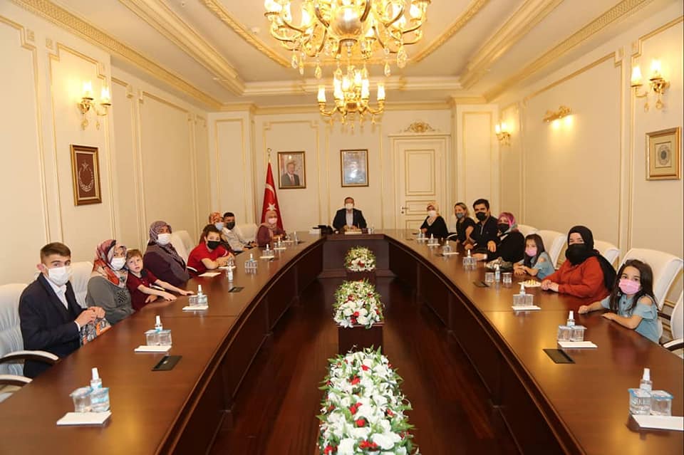 Yozgat Valisi Ziya Polat, valilikte özel çocukları ve ailelerini ağırlayarak