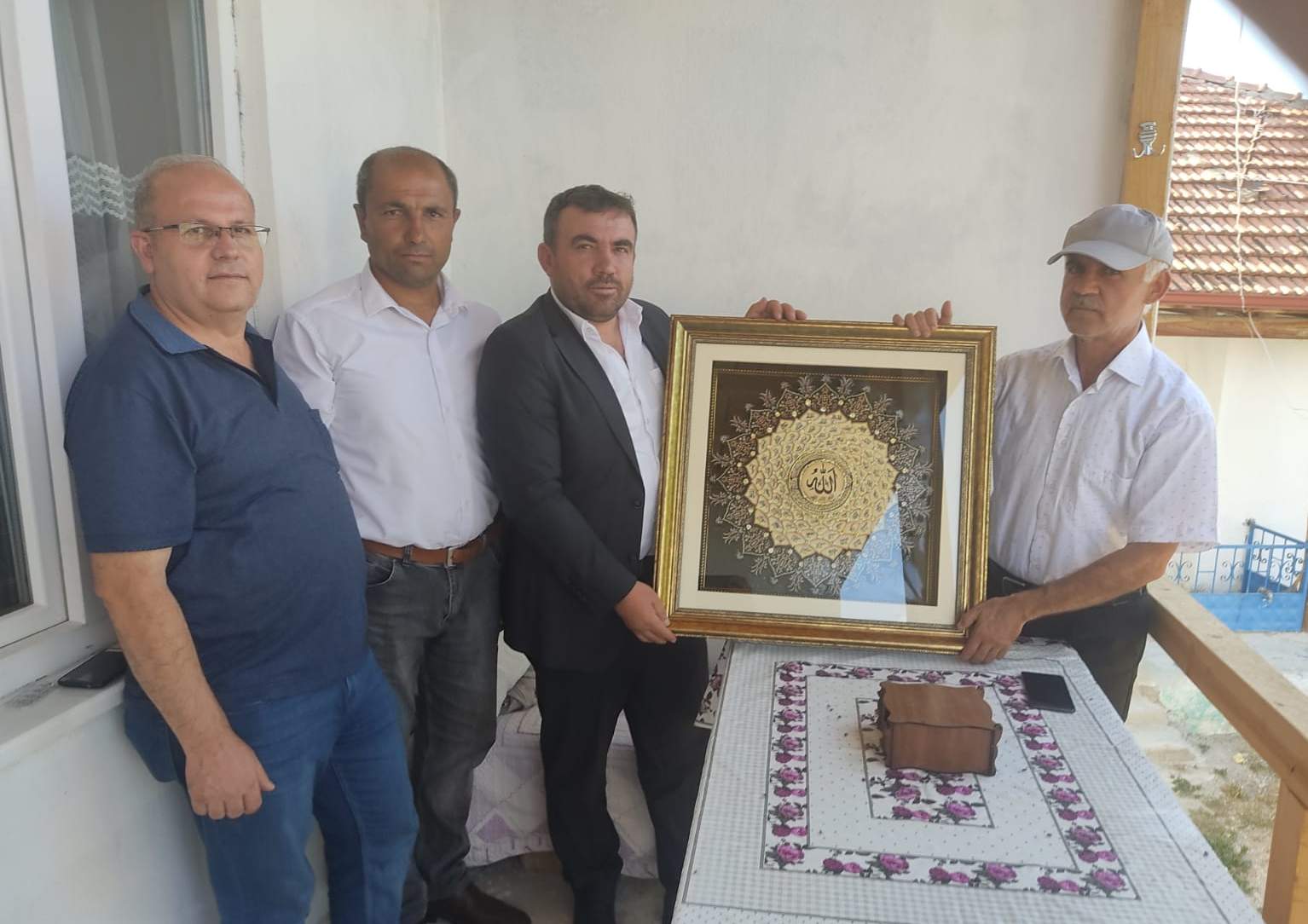 Geçtiğimiz günlerde geçirdiği trafik kazasında tedavisinin ardından Köyünde dinlenmeye çekilen