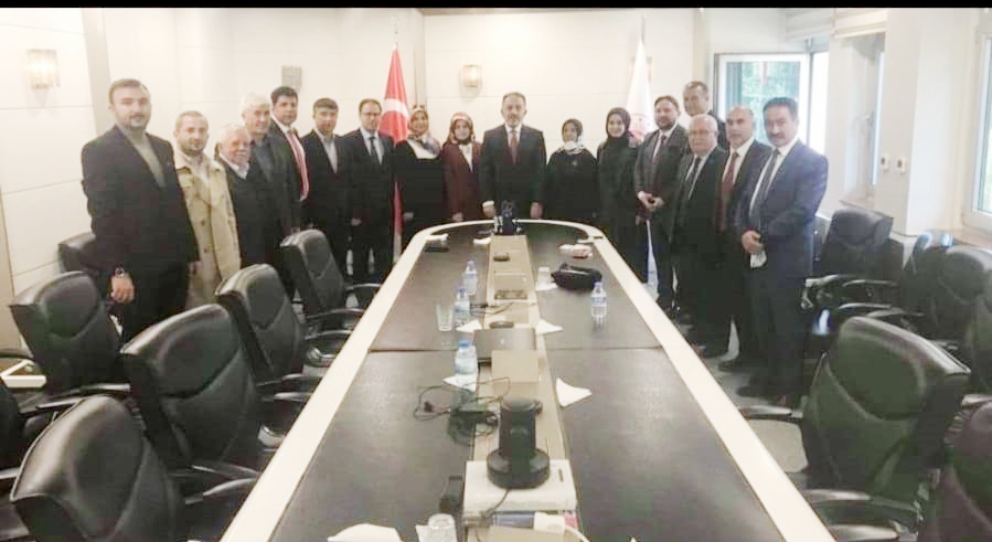 Ensar Vakfı Yozgat Şube Başkanı Av. Hasan Kandemir, beraberinde yönetim