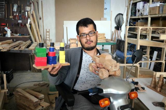 Yozgat’ta doğuştan omurilik felçli olan ve tekerlekli sandalyeye bağımlı yaşayan