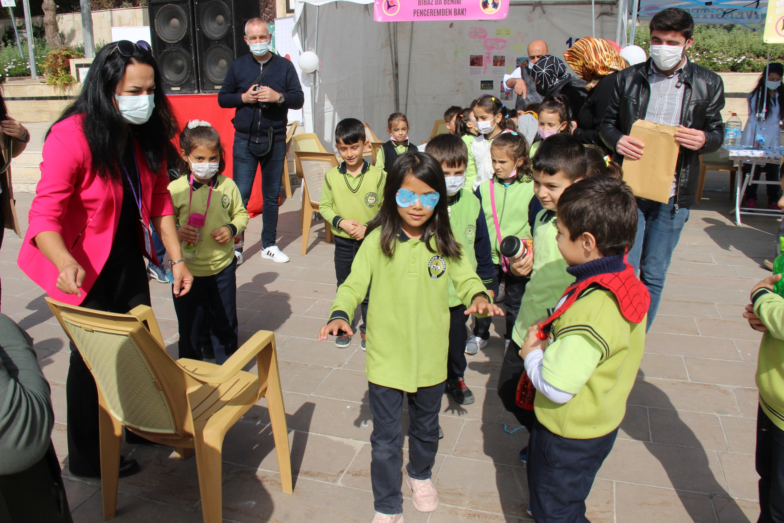 TUBİTAK Bilim Şenlikleri kapsamında Cumhuriyet Meydanında açılan “Bozkırda Bilim Var”