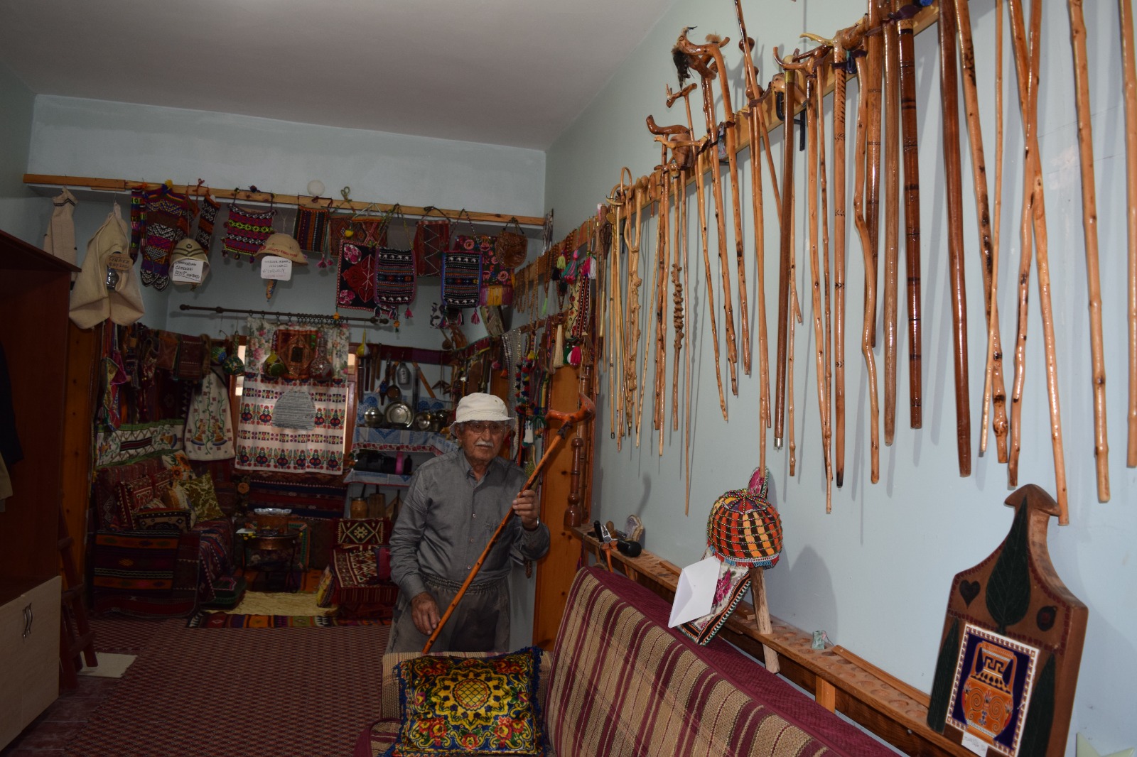 Aydıncık İlçesinin Kösrelik kasabasında ikamet eden 83 yaşındaki Mustafa Kurt,