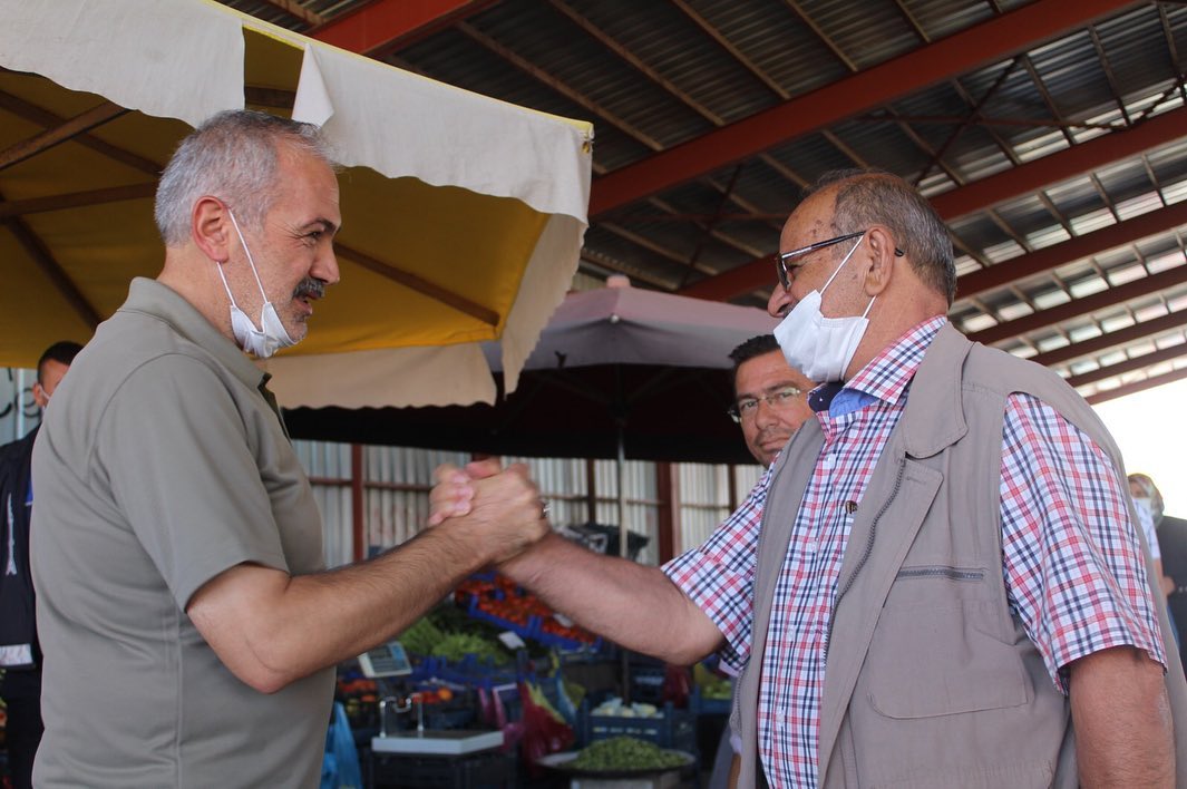 Boğazlıyan Belediye Başkanı Gökhan Coşar ilçede kurulan pazar yerini ziyaret