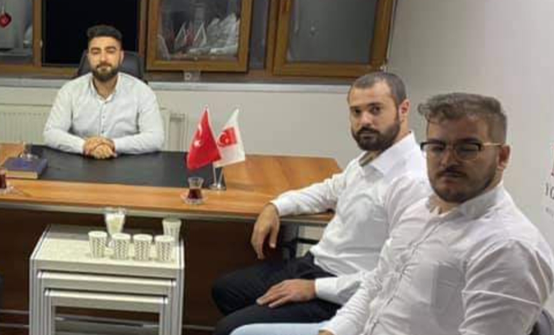 Oyuncu Cihat Tamer'in, Ferhan Şensoy'un cenaze töreninde tepki çeken nefret