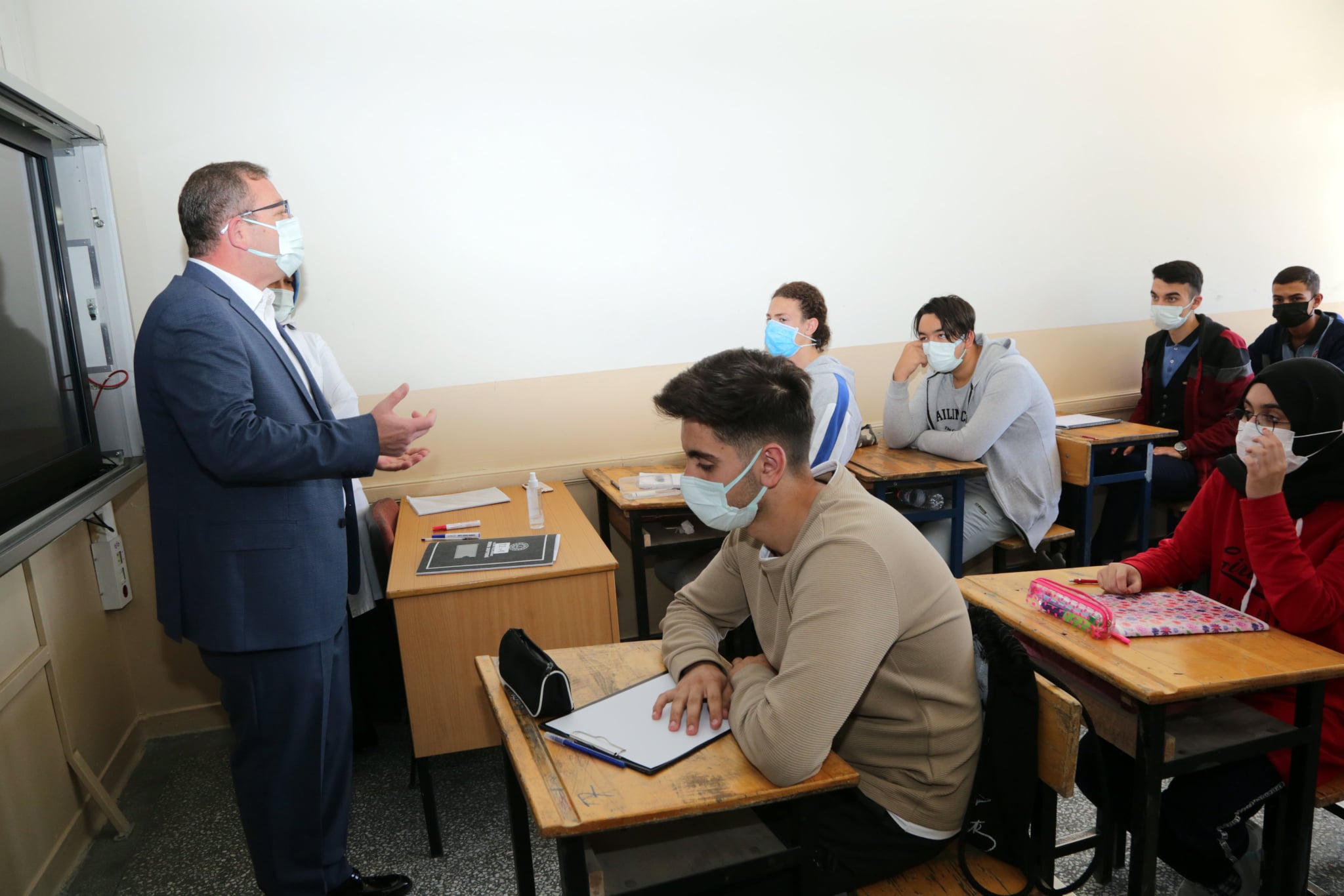 Yozgat Valisi Ziya Polat, Şehit Durmuş Delibaşı Anadolu Lisesi’ni ziyaret
