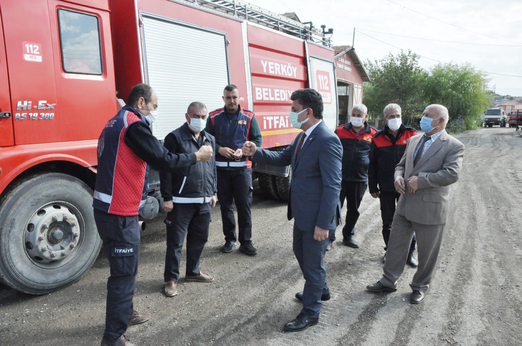 Yerköy Belediye Başkanı Ferhat Yılmaz, itfaiyecilerin mesai mefhumu gözetmeksizin olası