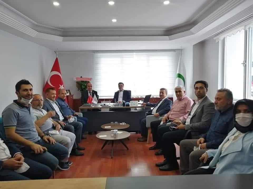 Yozgat Milletvekili Avukat Yusuf Başer Yeşilay Yozgat Şubesi’ni ziyaret etti.