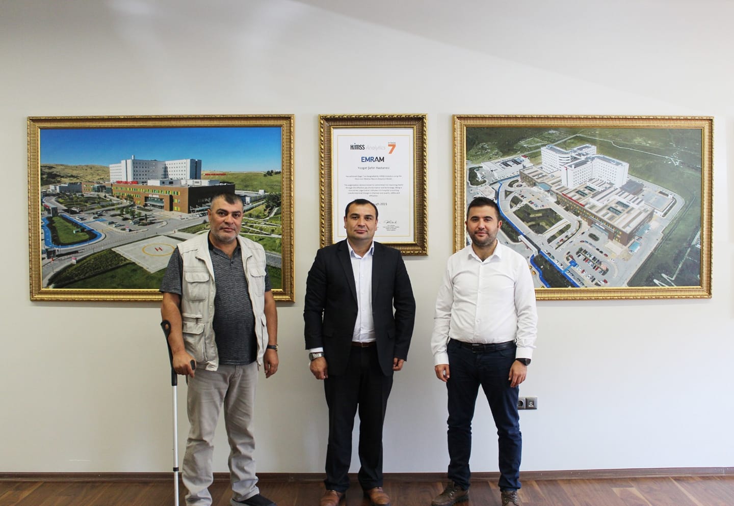 Yozgat Şehit Aileleri ve Gaziler Derneği Başkanı Gökay Açıkgöz, beraberinde 