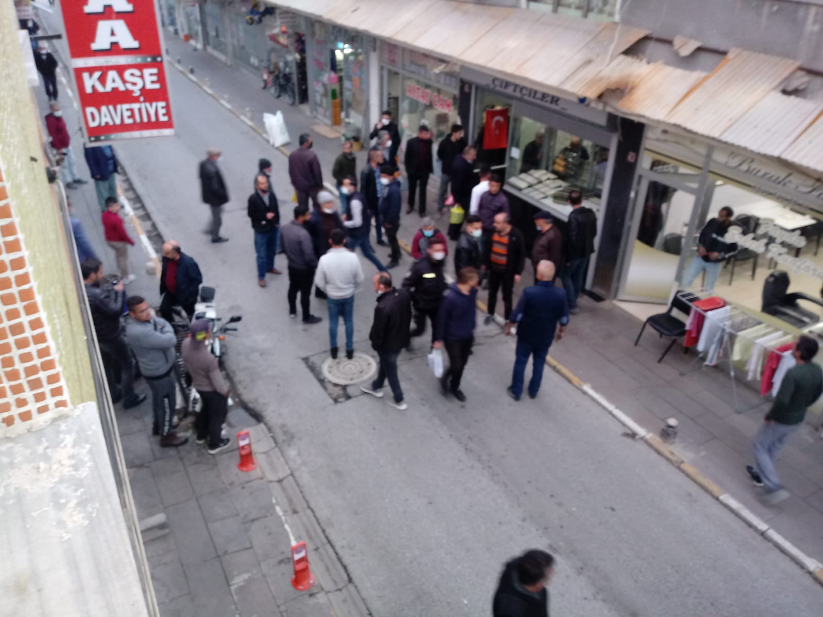 Yozgat Merkez’de kurusıkı silahla kuyumcuyu soymaya çalışan şahıs, iş yeri