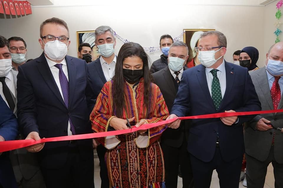 Yerköy Rabia Koyunbaşoğlu Anadolu Lisesi’nde iş insanı Gencay Koyunbaşoğlu tarafından