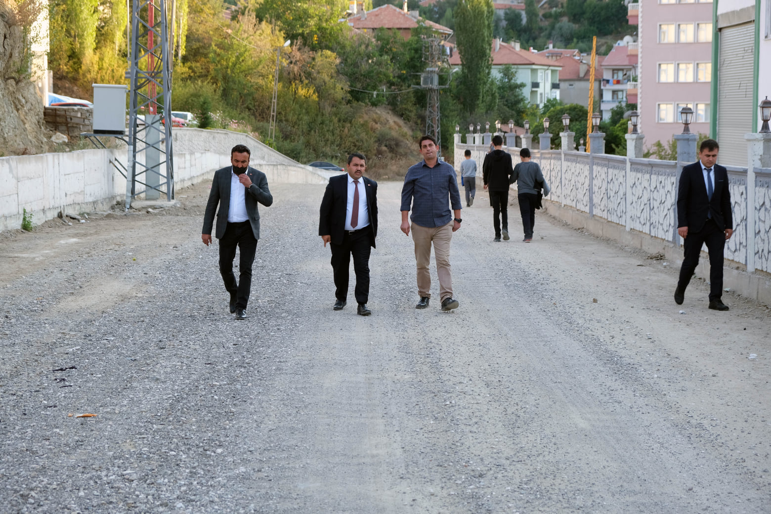 Akdağmadeni Belediyesi tarafından ilçede yeni yol yapım çalışması devam ederken