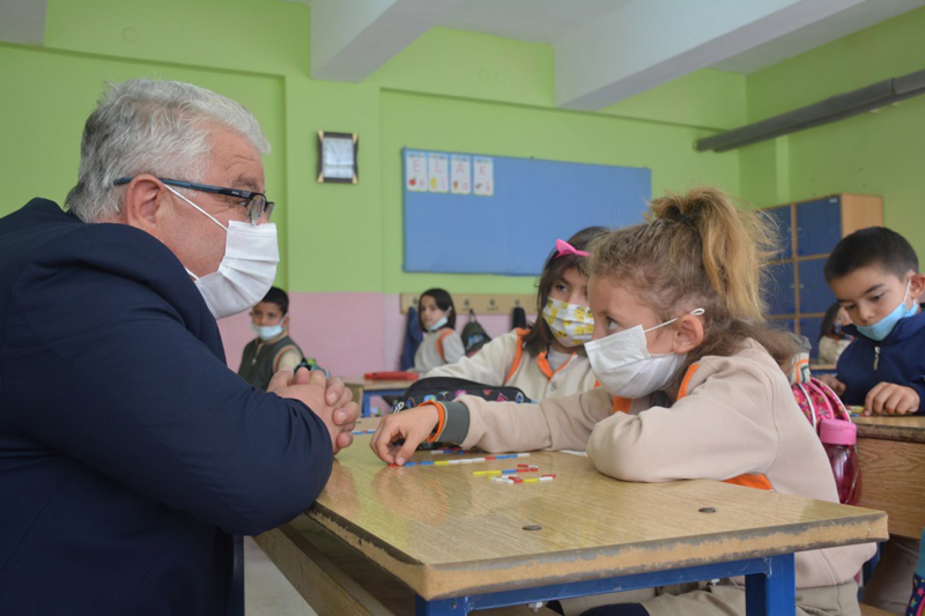 Yozgat İl Milli Eğitim Müdürü Yusuf Yazıcı, öğrencilerin eğitimde başarılı