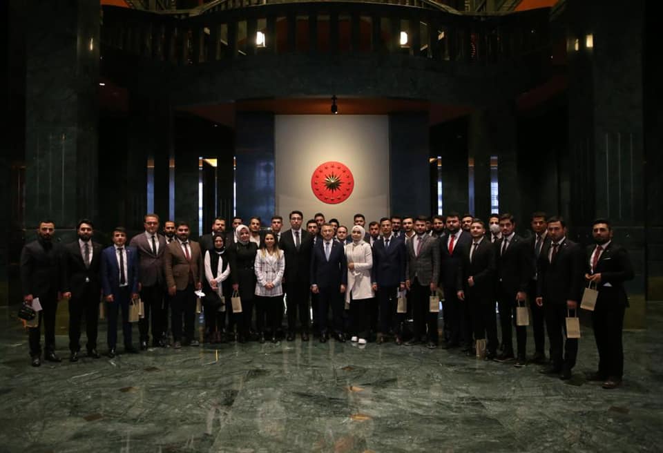 AK Parti Yozgat Gençlik Kolları Başkan ve üyeleri Cumhurbaşkanı Yardımcısı