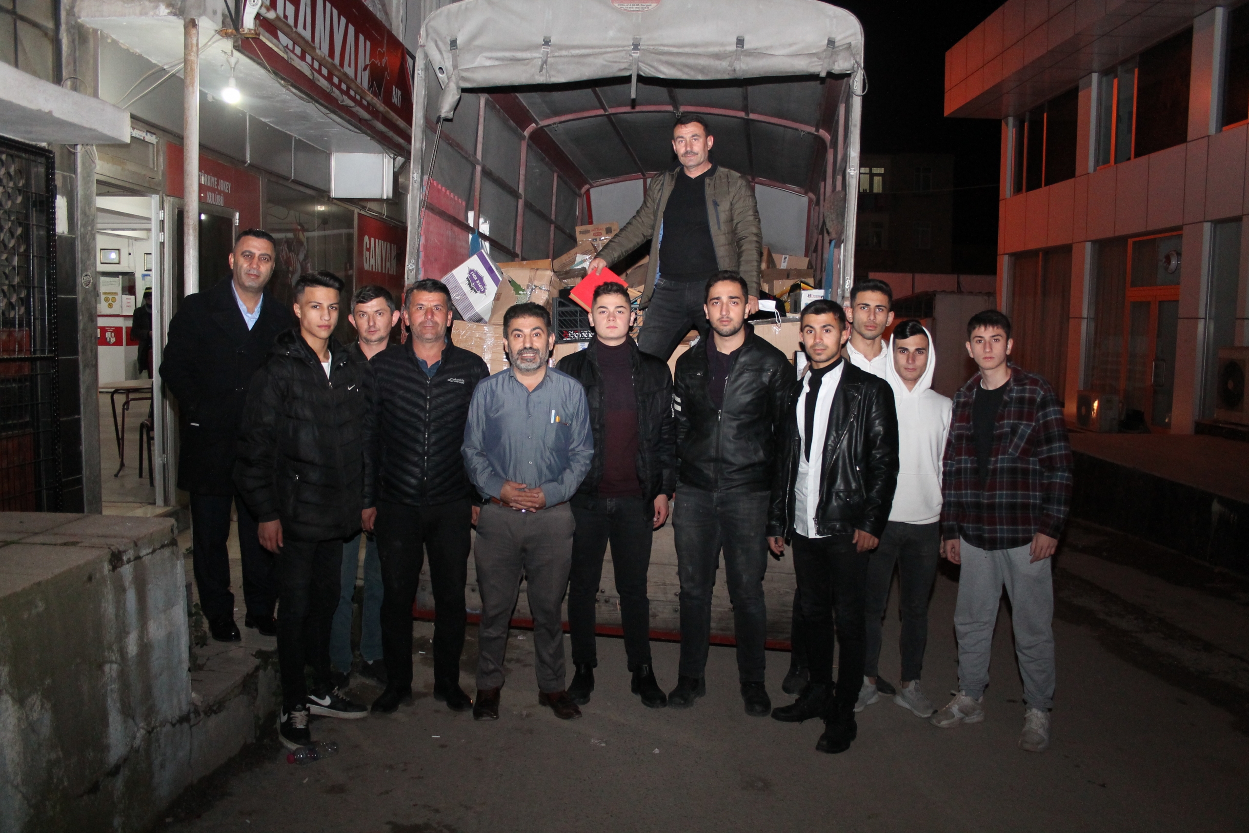 Kocaeli’nde gazetecilik yapan hemşerimiz Mustafa Eranıl; Yozgat’ta kurulacak olan Şehitler