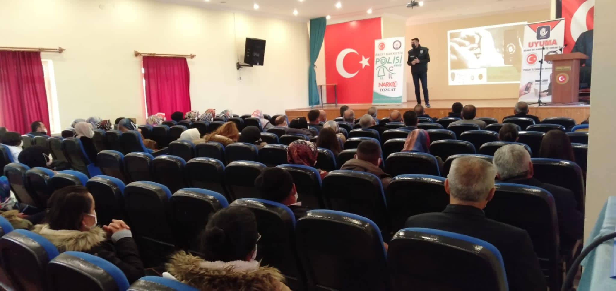 Aydıncık Kaymakamlığı tarafından ilçede "En İyi Narkotik Polisi Anne" "Uyuma"