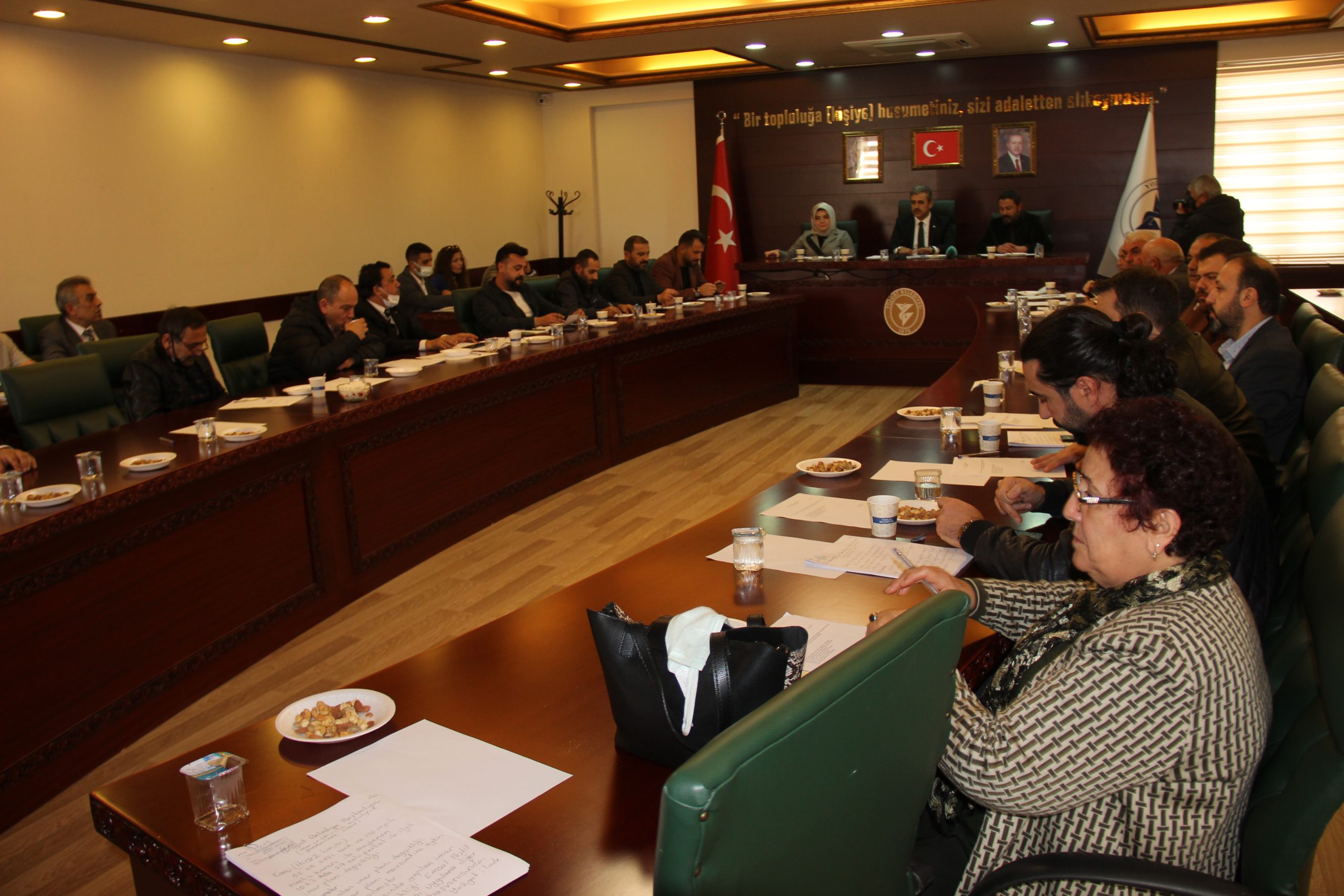 İstanbul Büyükşehir Belediye Meclisi, karar özetlerinin; resmi ilan yayınlama hakkı