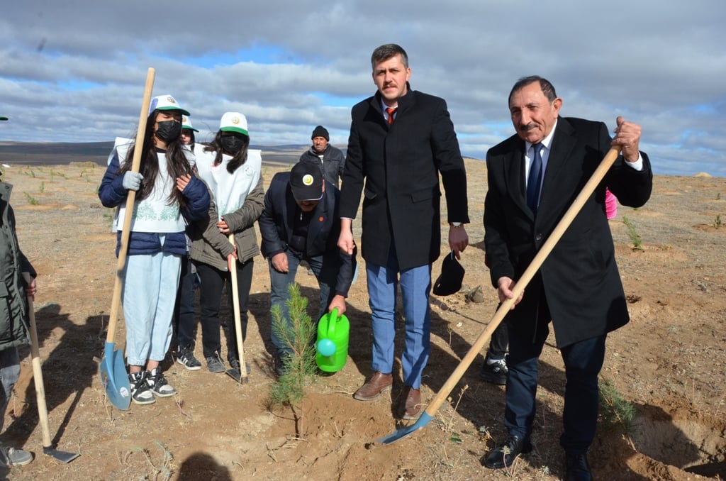 ''Geleceğe Nefes Ol” sloganıyla başlatılan Milli Ağaçlandırma Günü kapsamında Sarıkaya