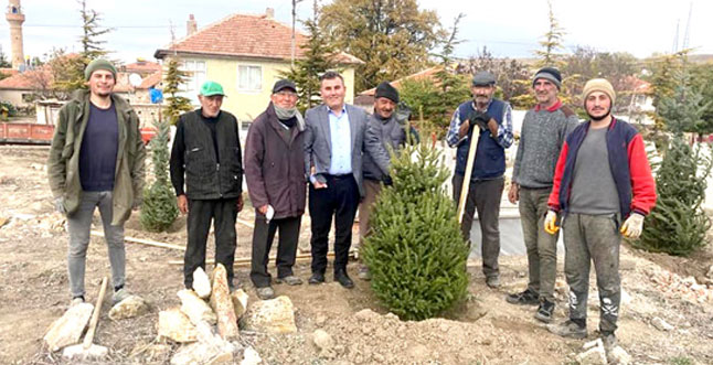 Sırçalı Belediye Başkanı Ferit Koçyiğit, Milli Ağaçlandırma Günü etkinlikleri kapsamında