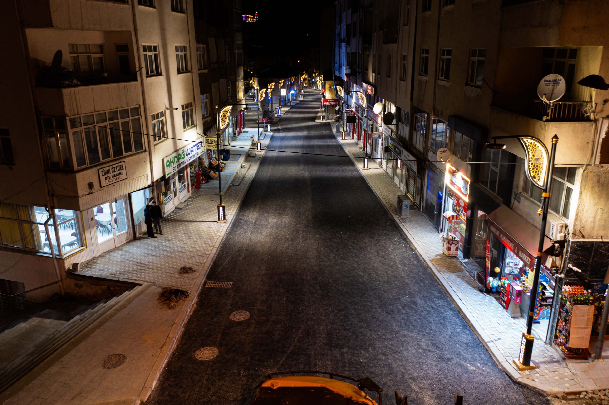 Akdağmadeni Belediyesi tarafından başlatılan Sakarya Caddesi düzenleme projesi kısa sürede
