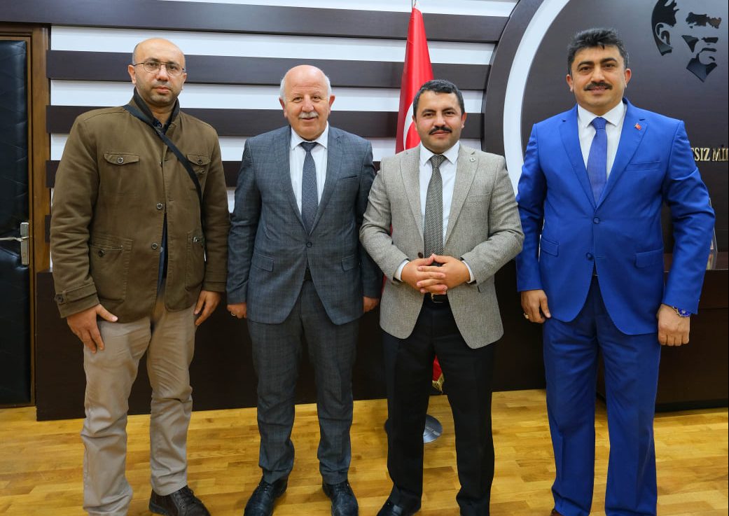 Akdağmadeni İlçe Milli Eğitim Müdürü Ersoy Ceylan beraberinde; İlçe Milli