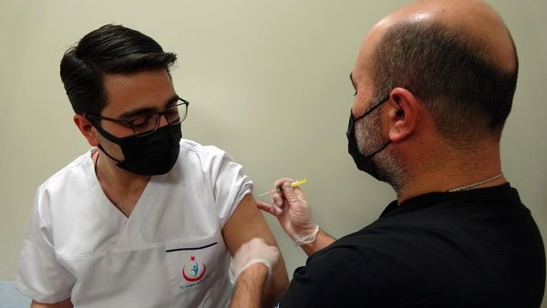 Yozgat Şehir Hastanesinde acil kullanım onayı verilen yerli Covid-19 aşısı