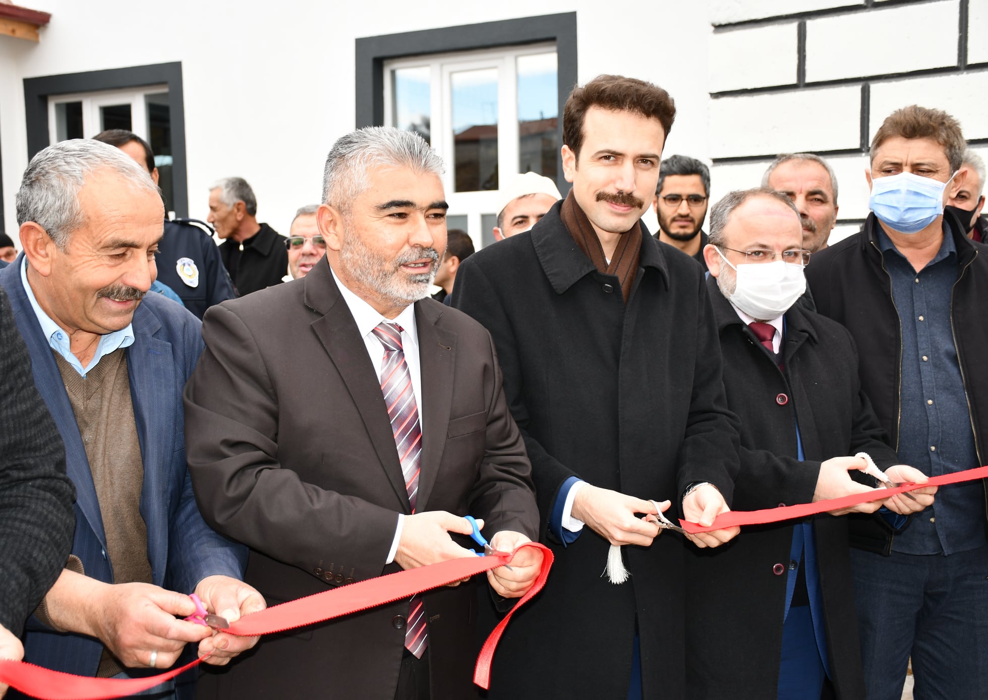 Saraykent Kaymakamı Ali Açıkgöz, Belediye Başkanı Ahmet Öçal ve ak