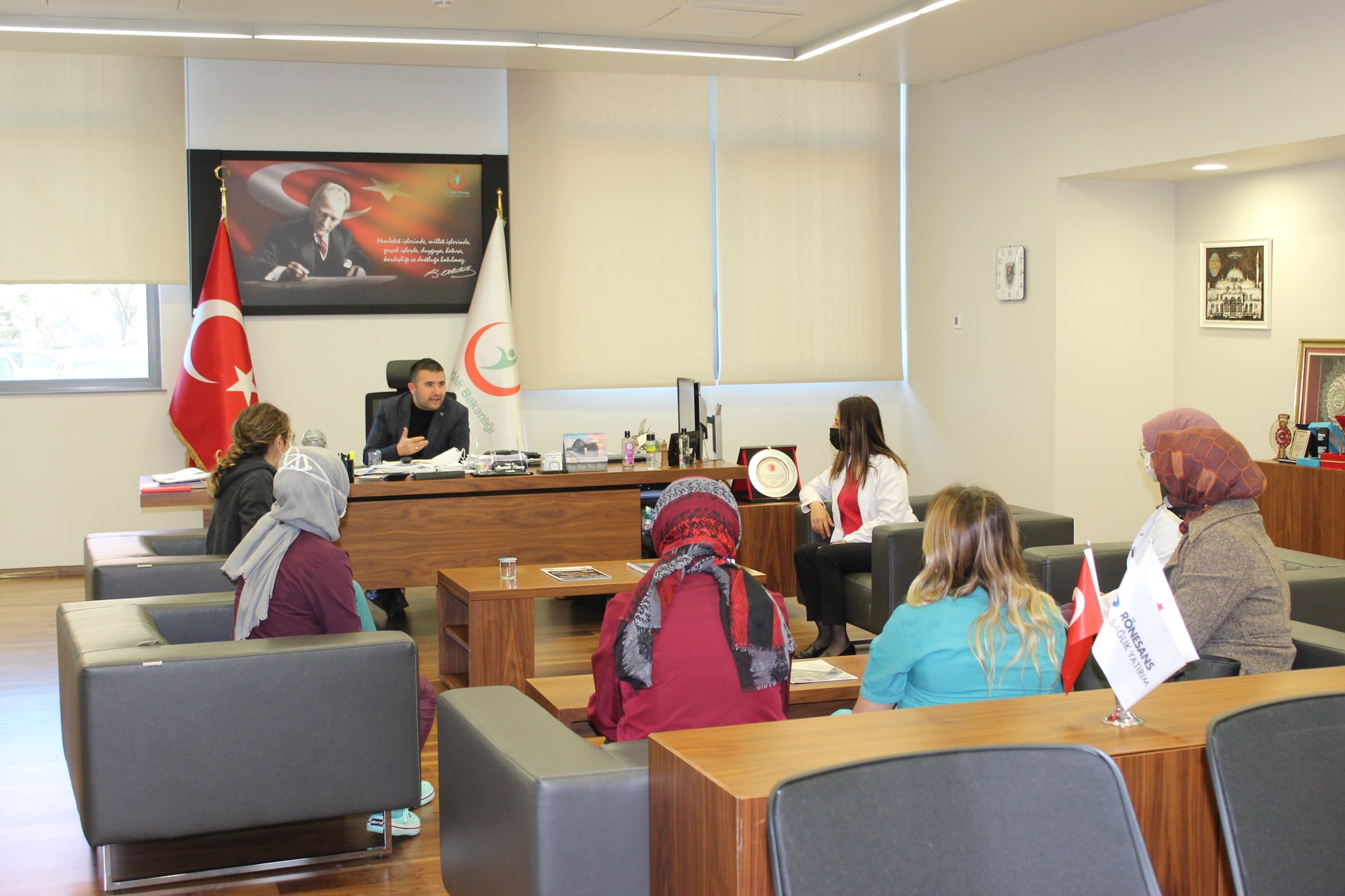 Yozgat Şehir Hastanesinde haftalık çay saati programı başladı.
