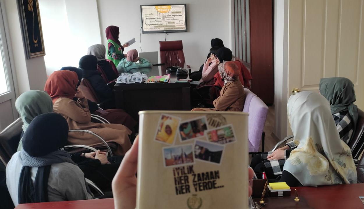 Yozgat Genç İHH Kadın Kolları tarafından gönüllü buluşmaları programı gerçekleştirildi.
