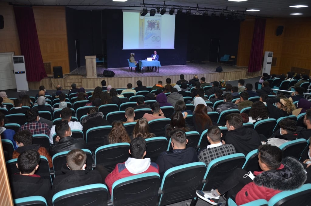 Yozgat’ın Sarıkaya İlçesinde lise son sınıf öğrencilerine yönelik Sarızeybek Kültür