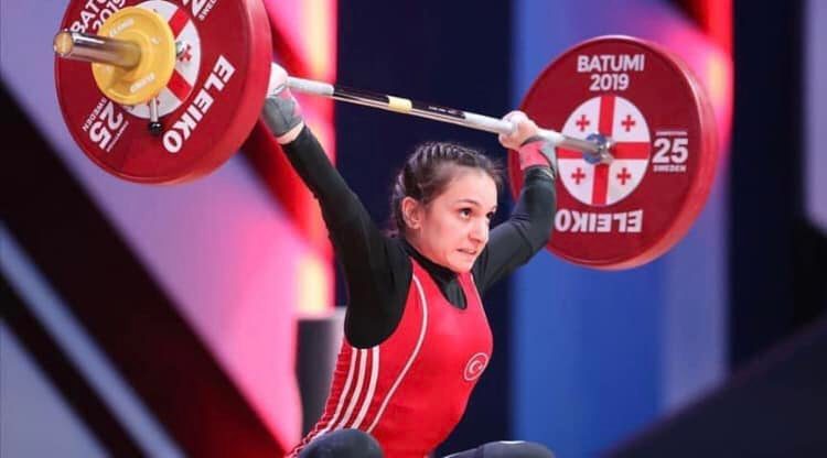 Milli sporcu hemşehrimiz Şaziye Erdoğan, Büyükler Dünya Halter Şampiyonası'nda 1