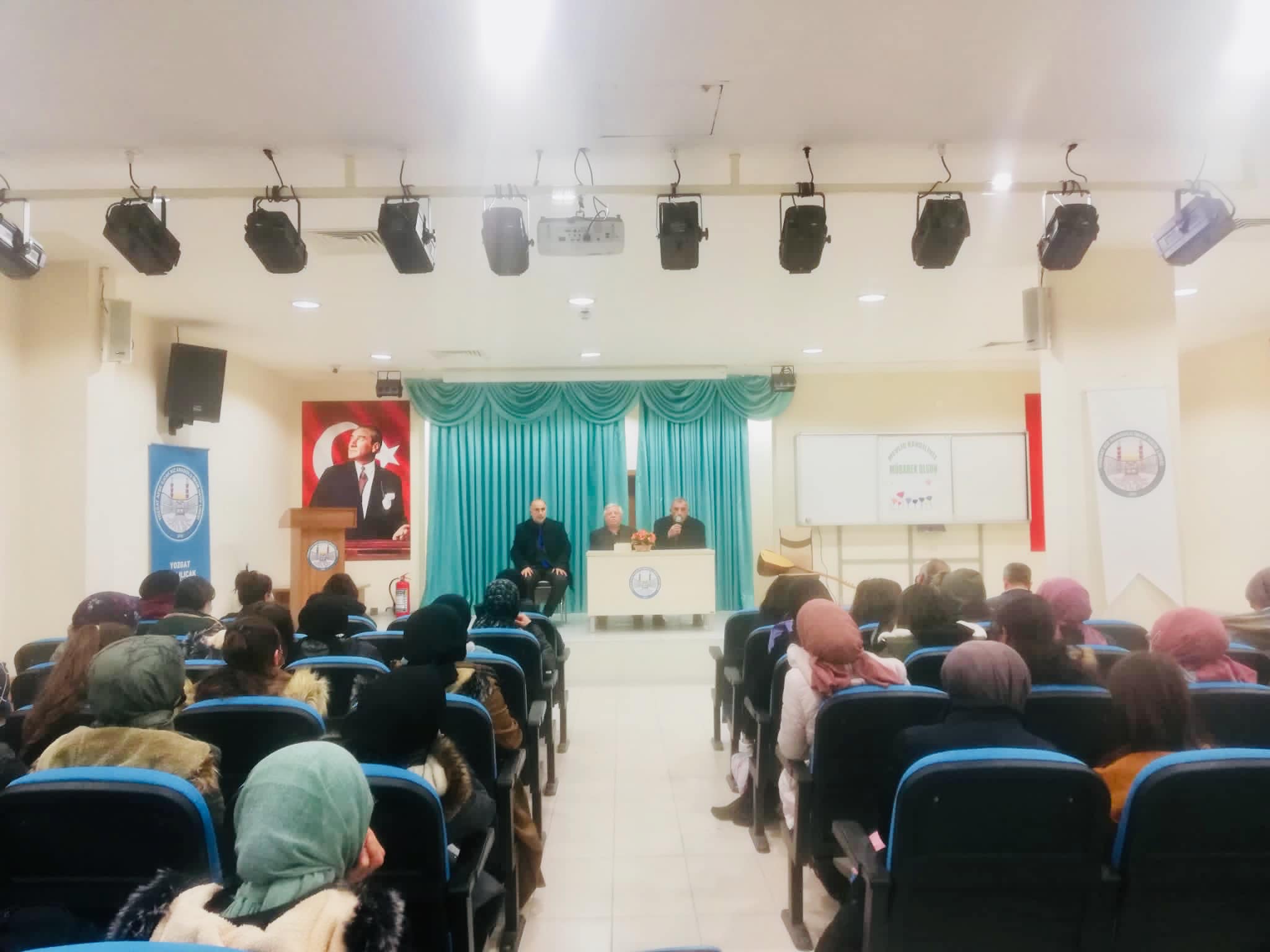 Yozgat Ayşe Ilıcak İmam Hatip Lisesine davet edilen emekli öğretmenler