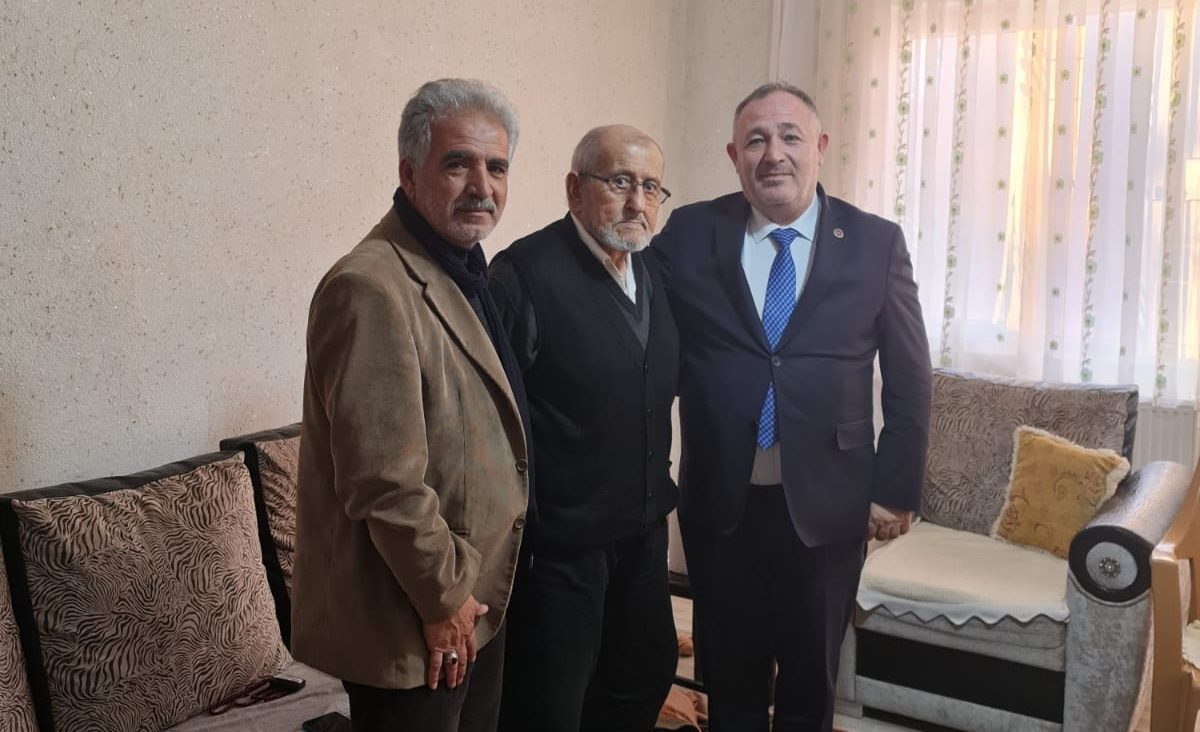 Ovakent Belediye BaşkanıYusuf Büyük, beraberinde Belediye Meclis Üyesi Murat Aksoy