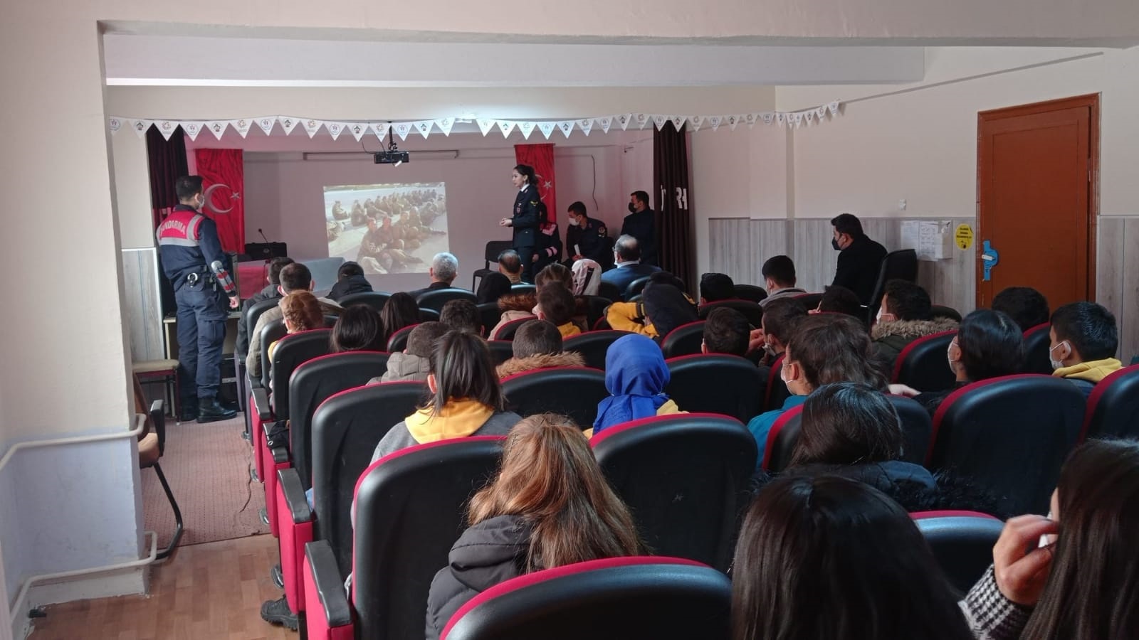 Yozgat İl Jandarma Komutanlığı ekipleri, Çandır ve Çayıralan İlçe kaymakamlıklarınca