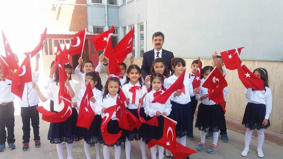 Yerköy Belediye Başkanı Ferhat Yılmaz, 2021-2022 eğitim öğretim yılının ilk