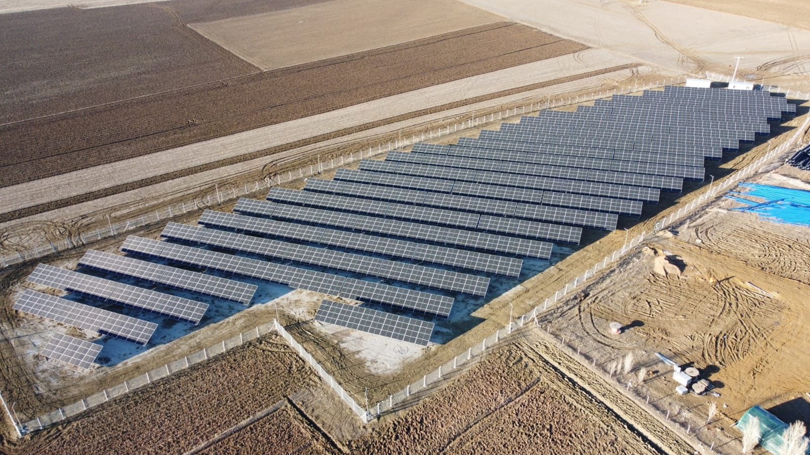 Sorgun Belediyesi’nce elektrik ihtiyacının karşılanması amacıyla 15500m2 alana, güneş enerji