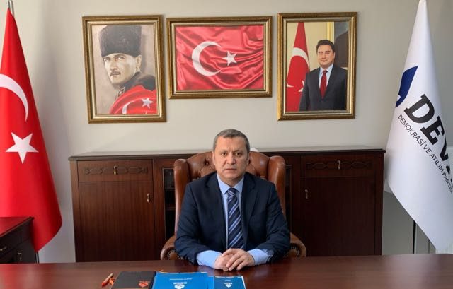 DEVA Partisi Yozgat İl Başkanı İsmail Yılmaz, yeni yıl ile