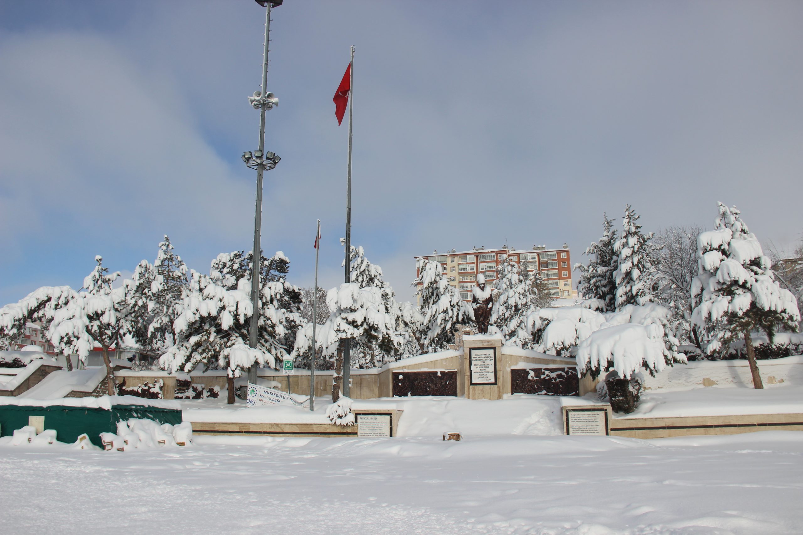 Yozgat İl genelinde 3 gündür etkili olan kar yağışı sonrası