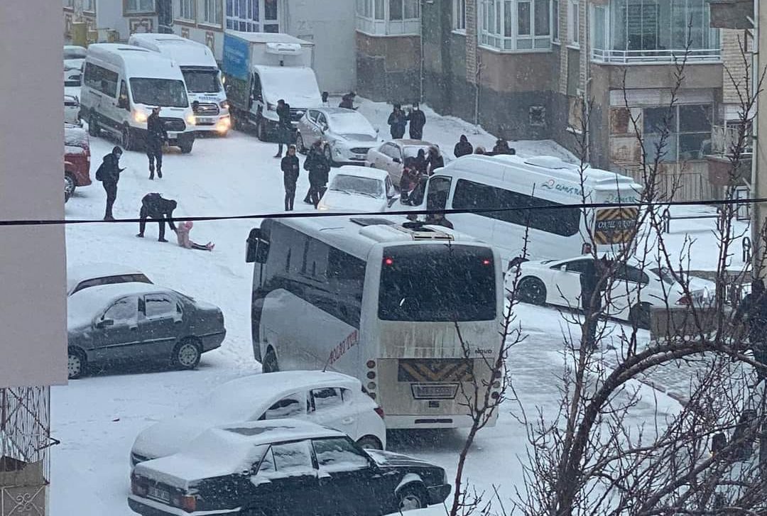 Yozgat’ta dün gün boyu etkili olan sağanak yağmurun ardından başlayan