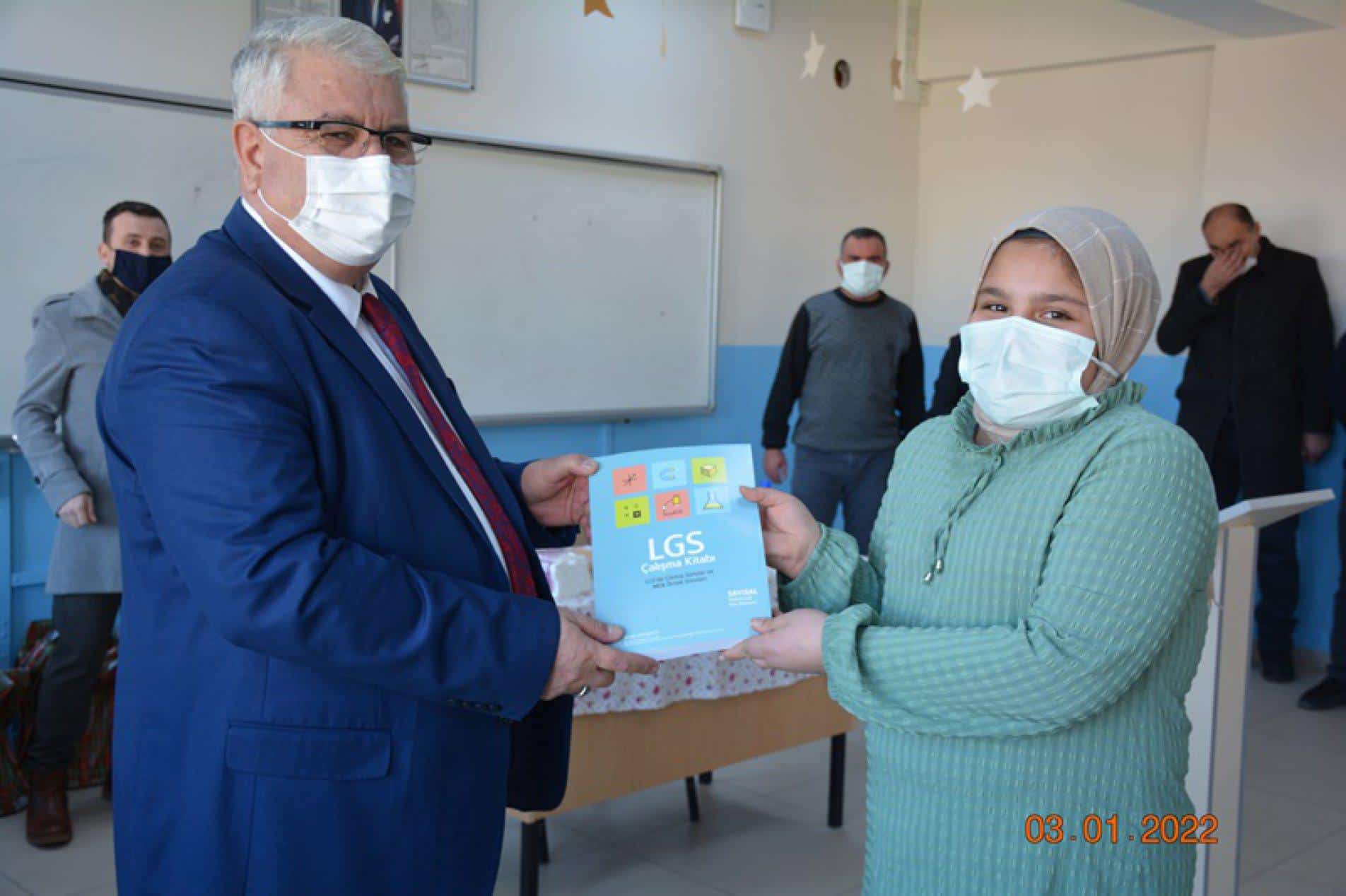 Millî Eğitim Bakanlığı öğrenci ve öğretmenlere destek olmak amacıyla ücretsiz