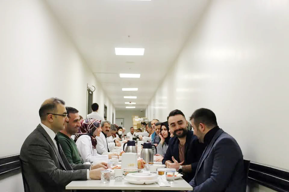 Yozgat Şehir Hastanesi Başhekimi Uz. Dr. Mustafa Kozan Eczane Personelleri