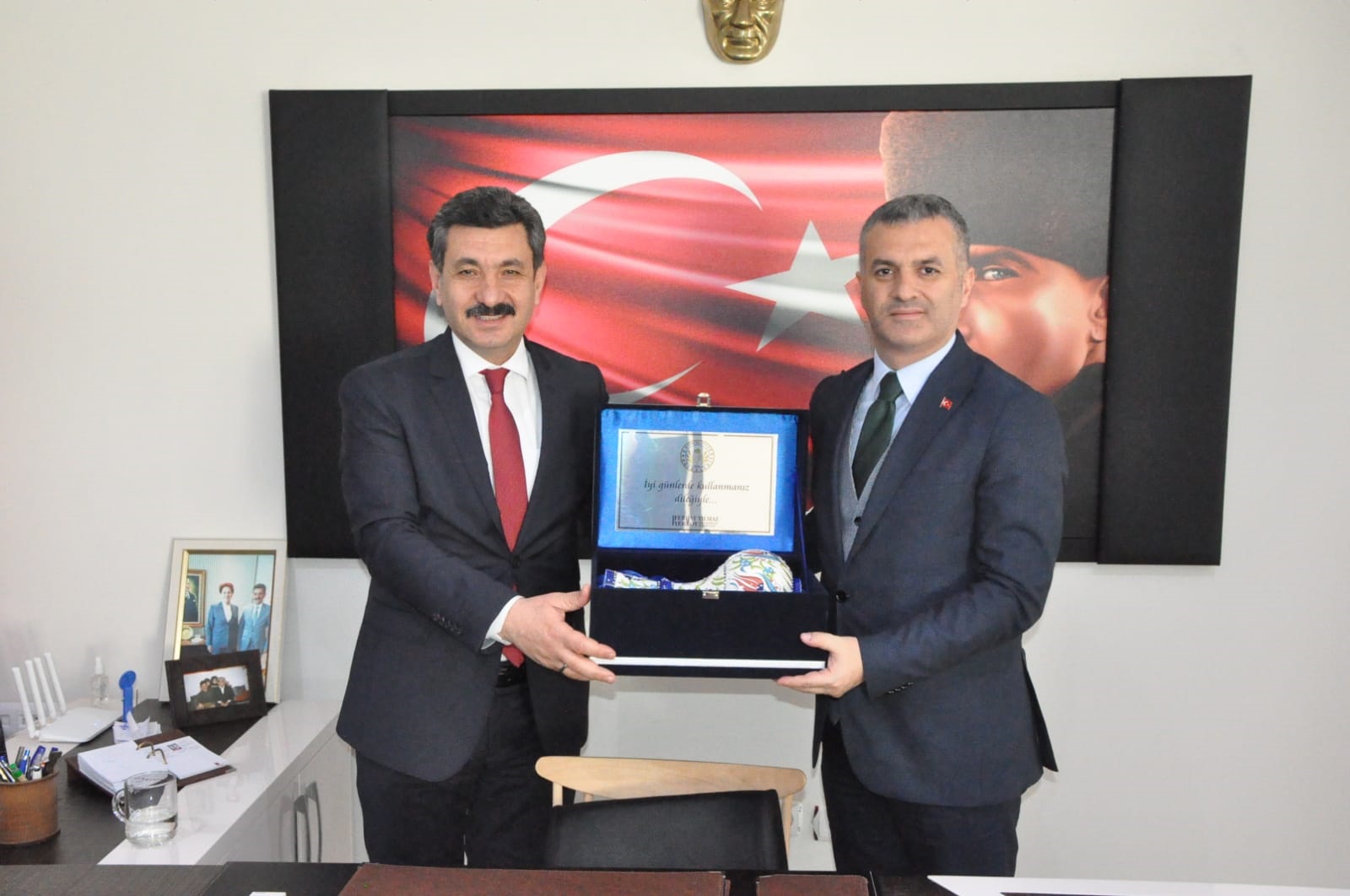 Trabzon’un Yomra Belediye Başkanı Mustafa Bıyık, Yerköy Belediye Başkanı Ferhat